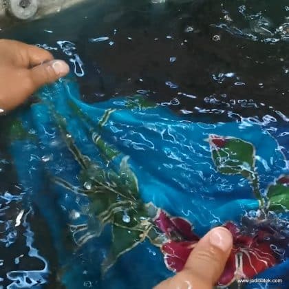 how to set color on batik