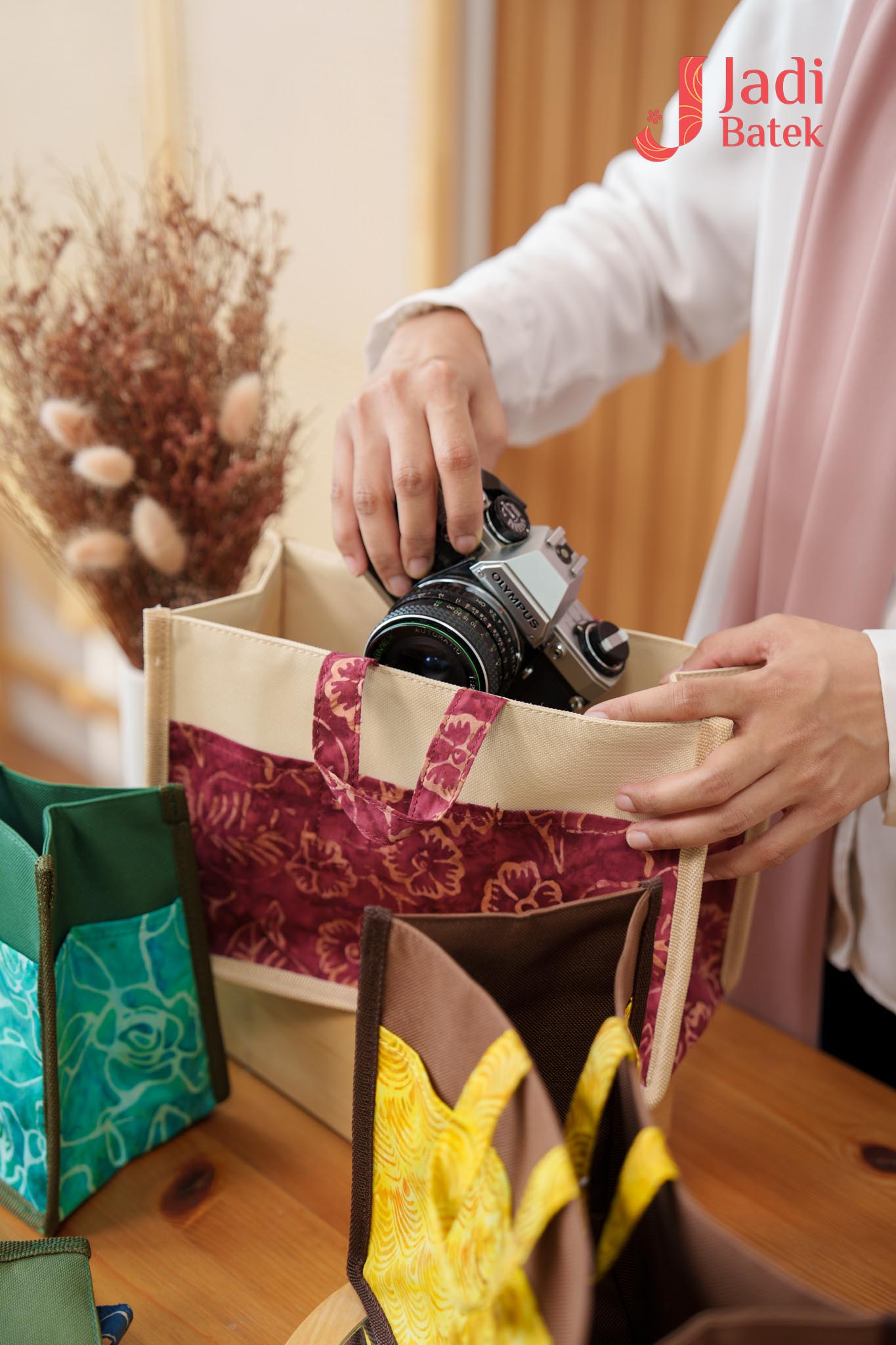 Batik Reversible Organizer Bag | BP169 - Image 3